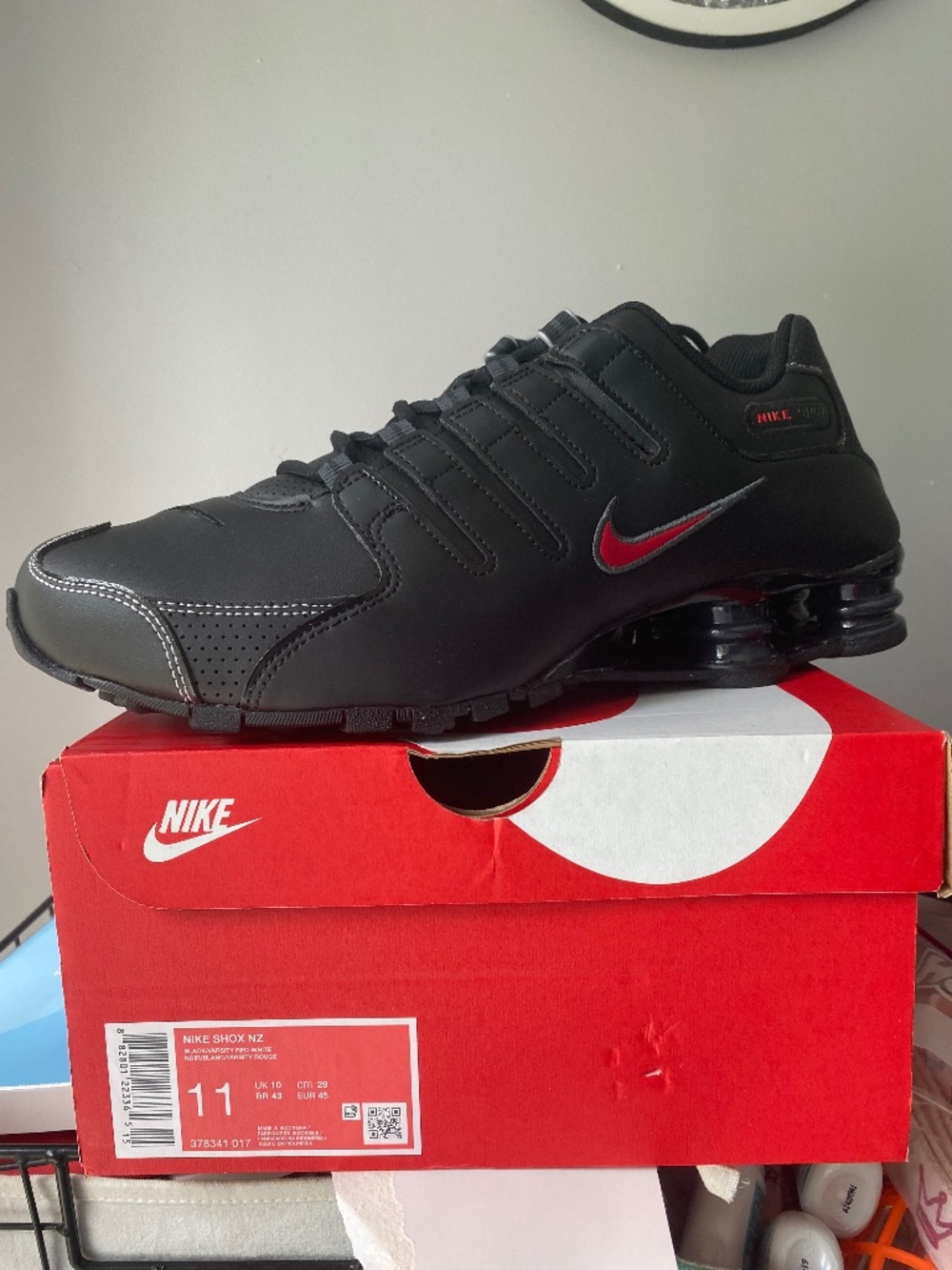 Nike Shox NZ Mens Size 11 New Black/Red